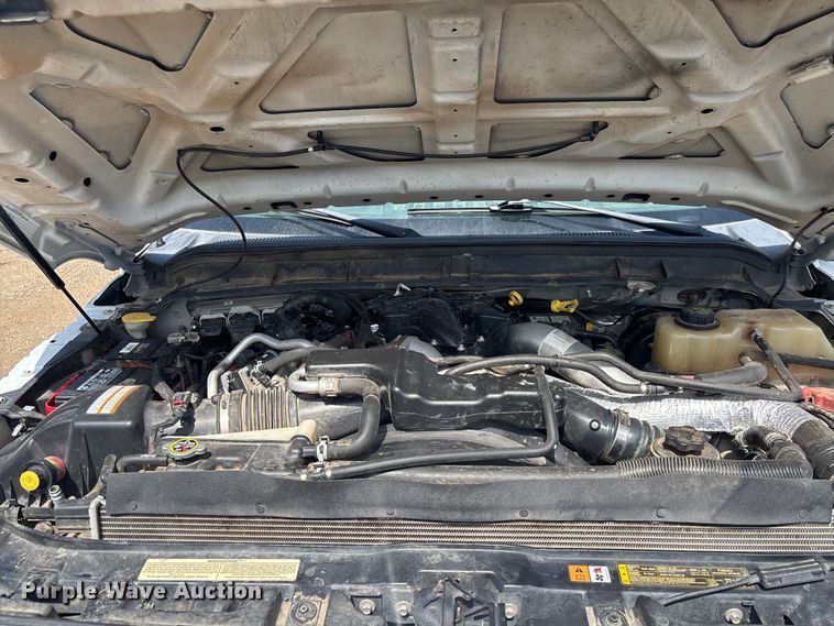 image for item EM5063 2015 Ford F250 Super Duty XLT Crew Cab pickup truck