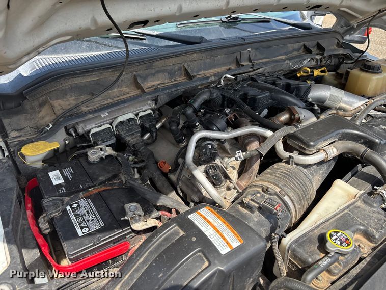 image for item EM5063 2015 Ford F250 Super Duty XLT Crew Cab pickup truck