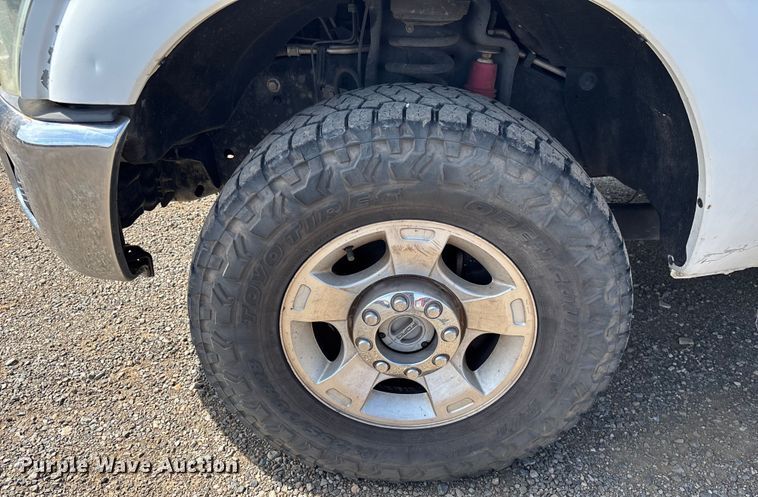 image for item EM5063 2015 Ford F250 Super Duty XLT Crew Cab pickup truck