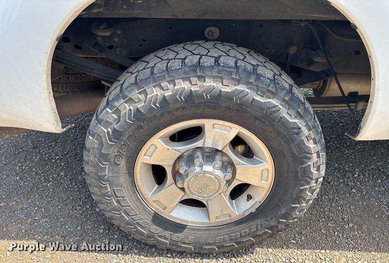 image for item EM5063 2015 Ford F250 Super Duty XLT Crew Cab pickup truck