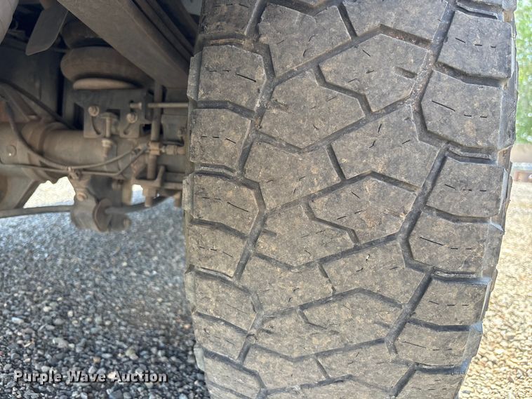 image for item EM5063 2015 Ford F250 Super Duty XLT Crew Cab pickup truck