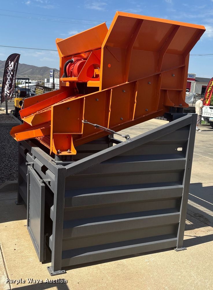 image for item EM5065 2024 Vibrating screen 004-05-68-01  screen