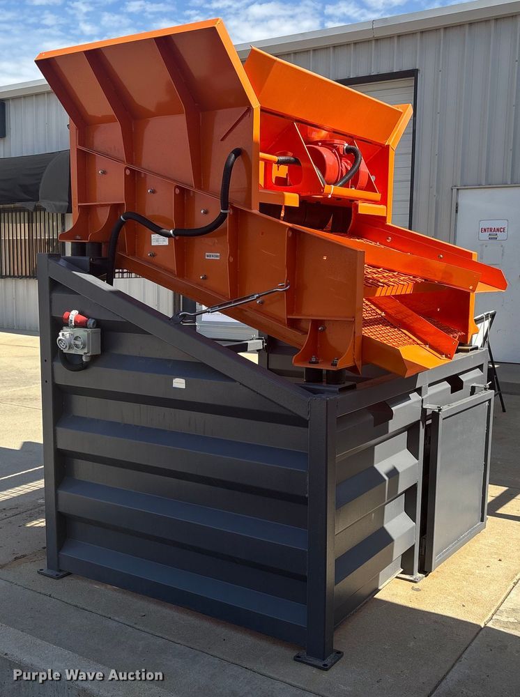 image for item EM5065 2024 Vibrating screen 004-05-68-01  screen