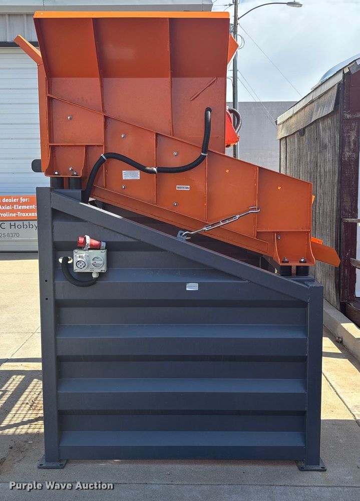 image for item EM5065 2024 Vibrating screen 004-05-68-01  screen