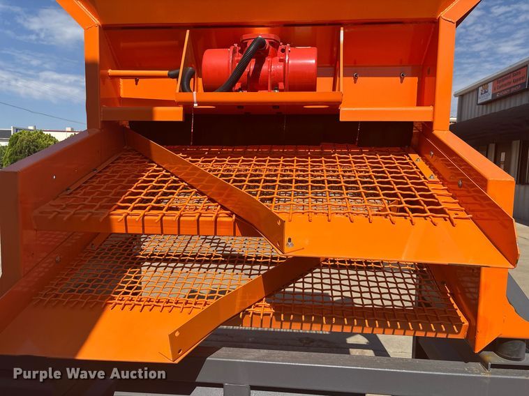 image for item EM5065 2024 Vibrating screen 004-05-68-01  screen