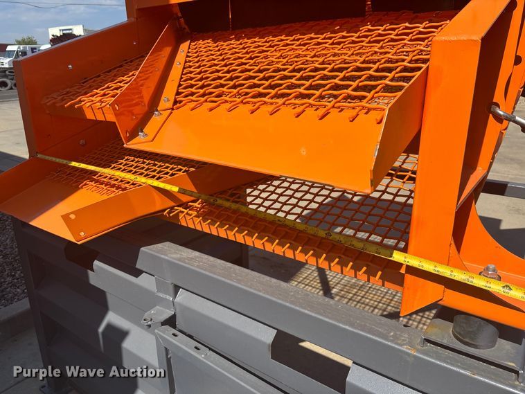 image for item EM5065 2024 Vibrating screen 004-05-68-01  screen