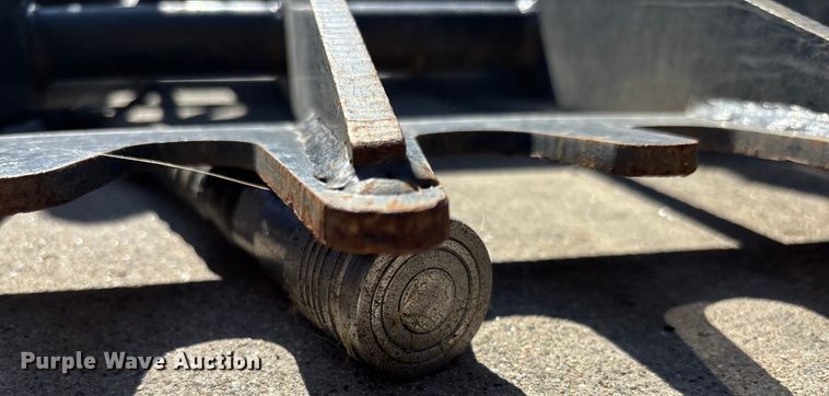 image for item EM5066 TMG TMG-84SG skid steer grapple bucket