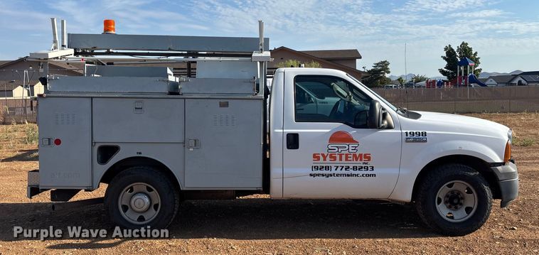 image for item EM5067 2006 Ford F350 Super Duty XL utility bed pickup truck