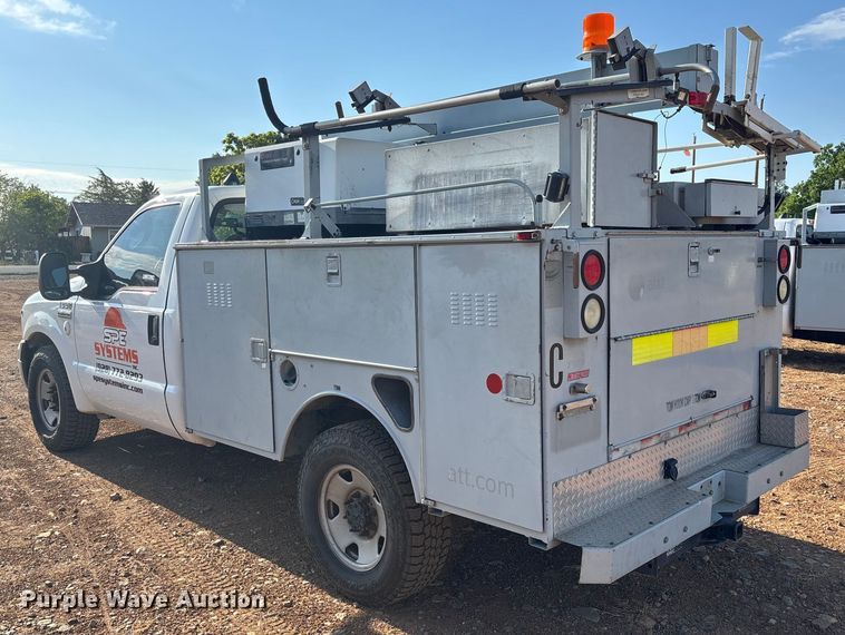 image for item EM5067 2006 Ford F350 Super Duty XL utility bed pickup truck