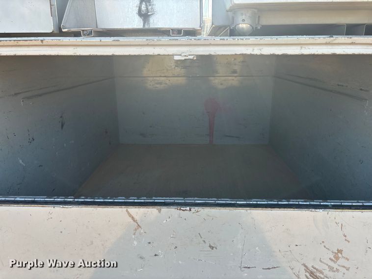 image for item EM5067 2006 Ford F350 Super Duty XL utility bed pickup truck