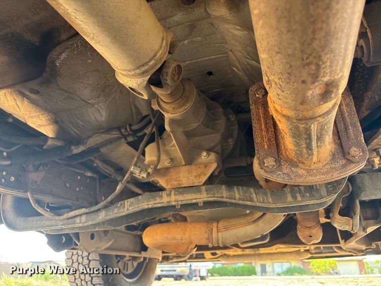 image for item EM5067 2006 Ford F350 Super Duty XL utility bed pickup truck