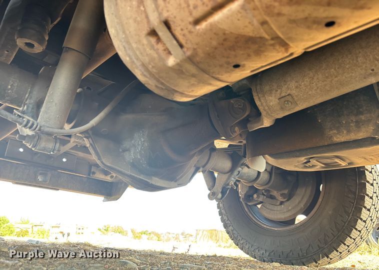 image for item EM5067 2006 Ford F350 Super Duty XL utility bed pickup truck