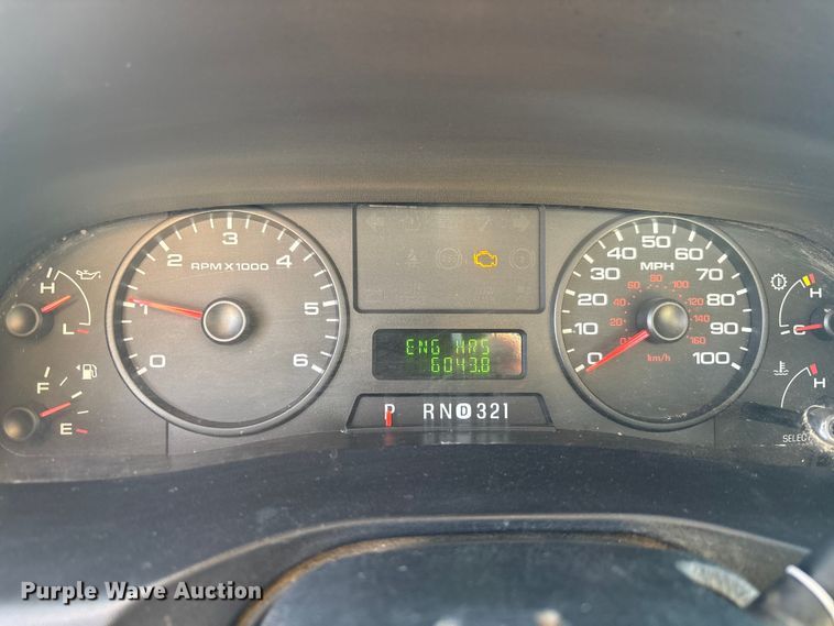 image for item EM5067 2006 Ford F350 Super Duty XL utility bed pickup truck