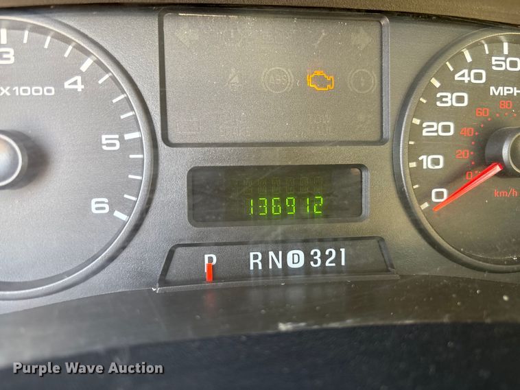 image for item EM5067 2006 Ford F350 Super Duty XL utility bed pickup truck