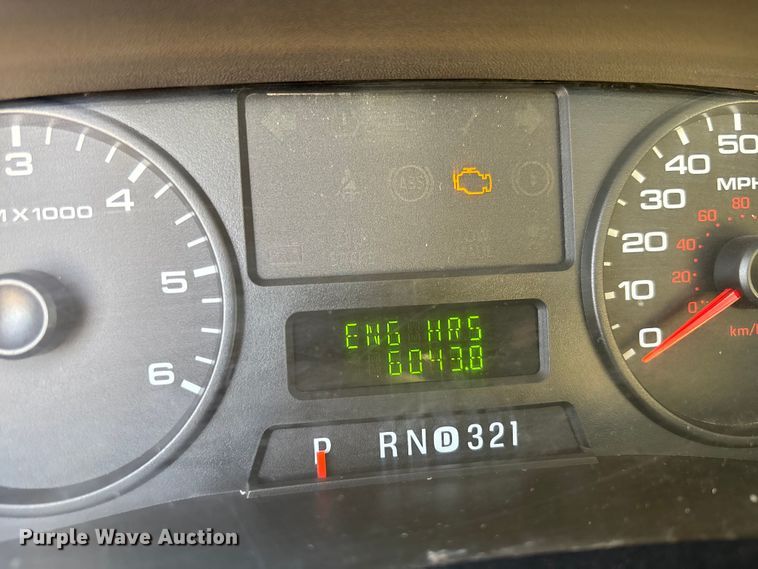 image for item EM5067 2006 Ford F350 Super Duty XL utility bed pickup truck