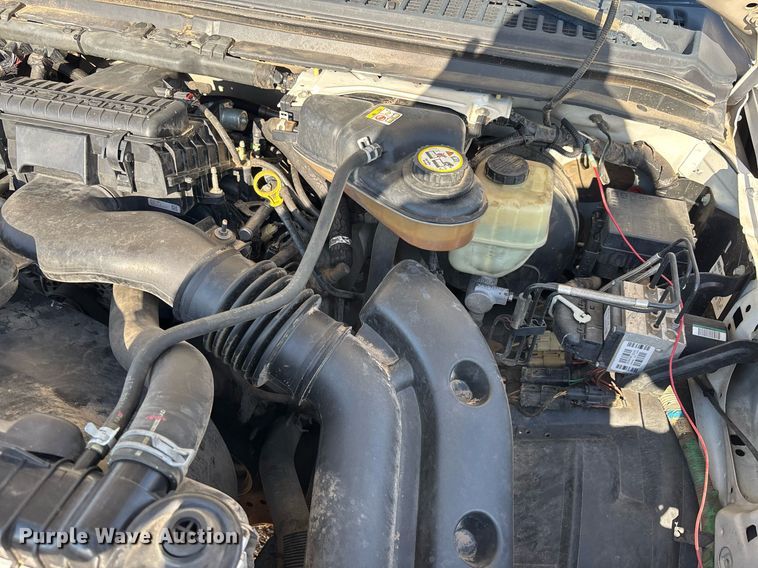 image for item EM5067 2006 Ford F350 Super Duty XL utility bed pickup truck