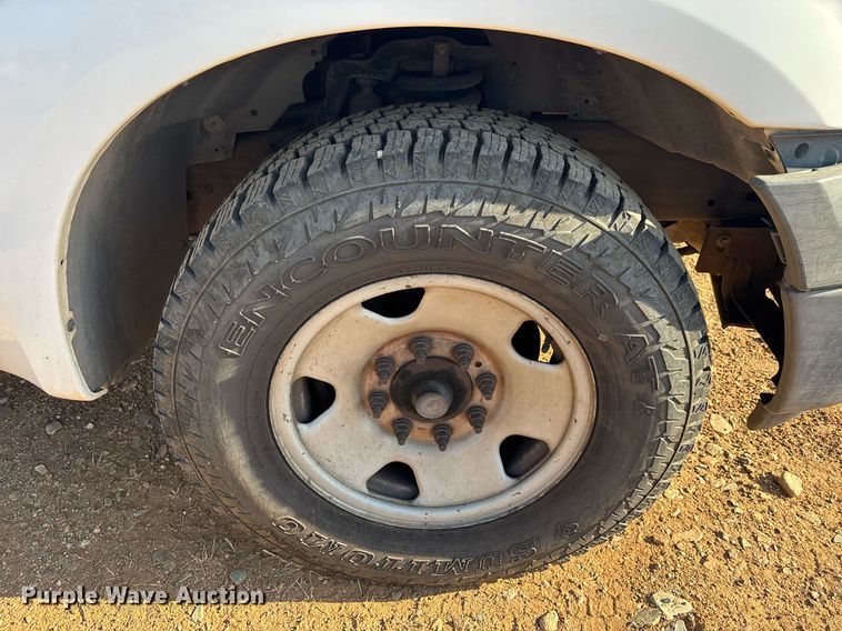 image for item EM5067 2006 Ford F350 Super Duty XL utility bed pickup truck