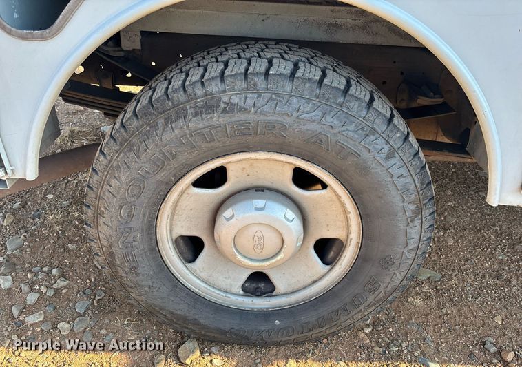 image for item EM5067 2006 Ford F350 Super Duty XL utility bed pickup truck