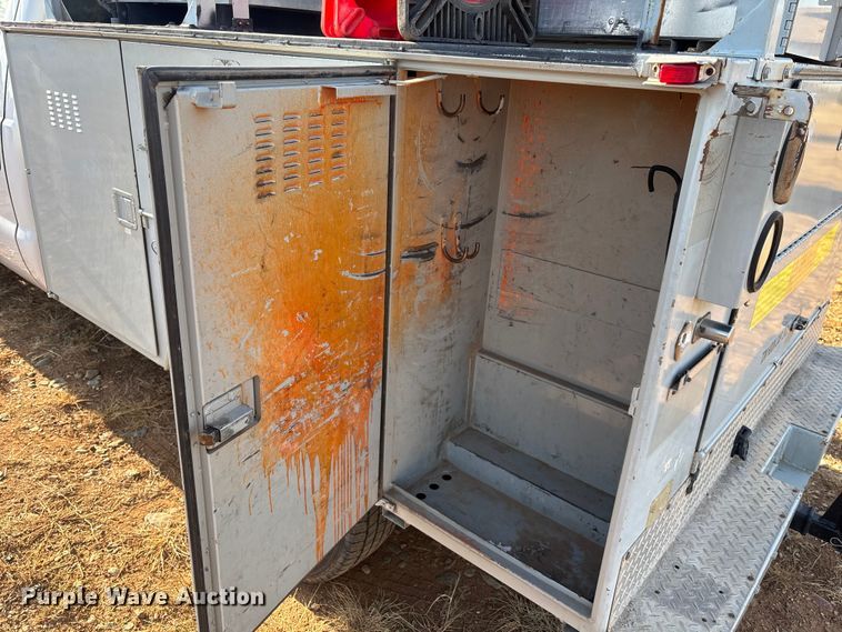 image for item EM5068 2006 Ford F350 Super Duty XL utility bed pickup truck