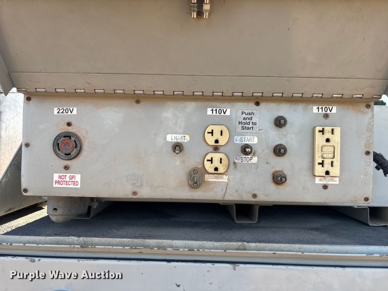 image for item EM5068 2006 Ford F350 Super Duty XL utility bed pickup truck