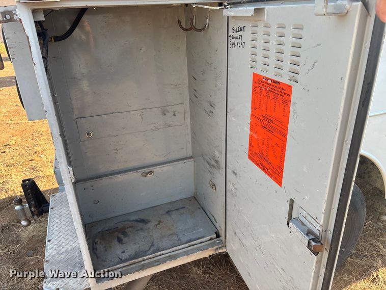 image for item EM5068 2006 Ford F350 Super Duty XL utility bed pickup truck