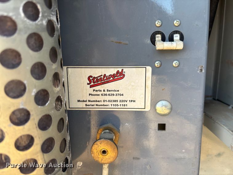 image for item EM5068 2006 Ford F350 Super Duty XL utility bed pickup truck