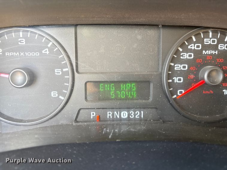 image for item EM5068 2006 Ford F350 Super Duty XL utility bed pickup truck