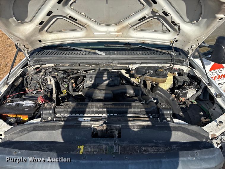 image for item EM5068 2006 Ford F350 Super Duty XL utility bed pickup truck