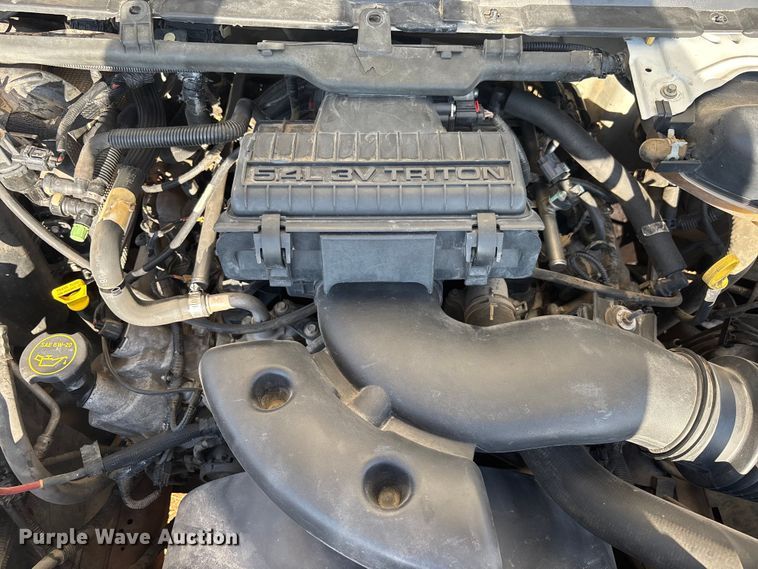 image for item EM5068 2006 Ford F350 Super Duty XL utility bed pickup truck