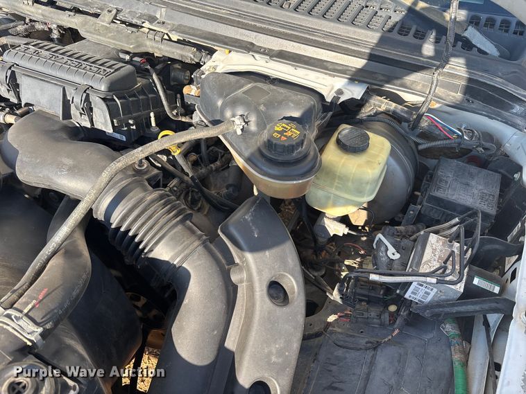 image for item EM5068 2006 Ford F350 Super Duty XL utility bed pickup truck