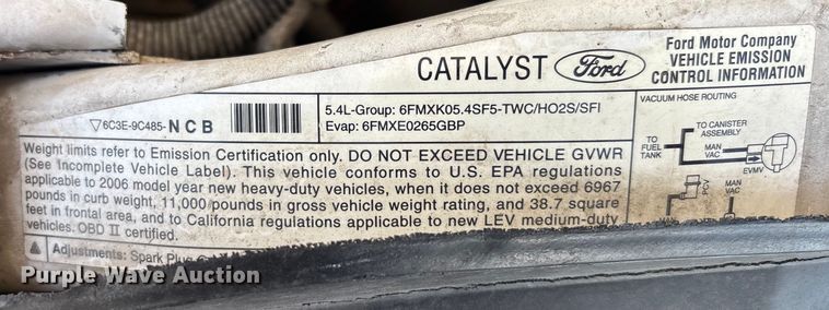 image for item EM5068 2006 Ford F350 Super Duty XL utility bed pickup truck