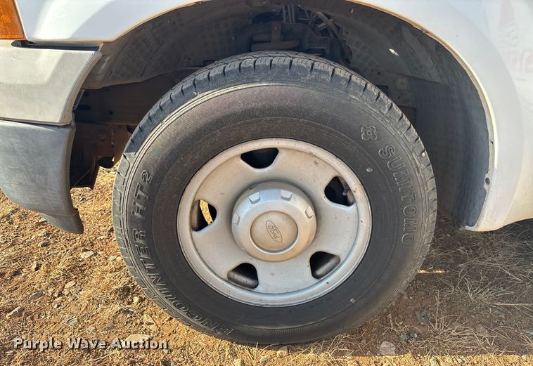 image for item EM5068 2006 Ford F350 Super Duty XL utility bed pickup truck