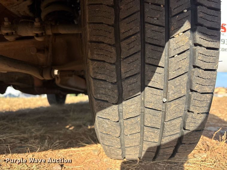 image for item EM5068 2006 Ford F350 Super Duty XL utility bed pickup truck