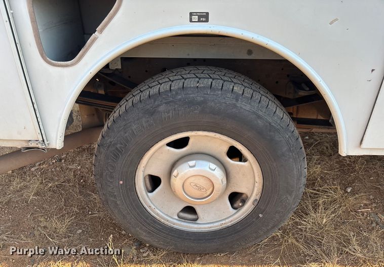 image for item EM5068 2006 Ford F350 Super Duty XL utility bed pickup truck