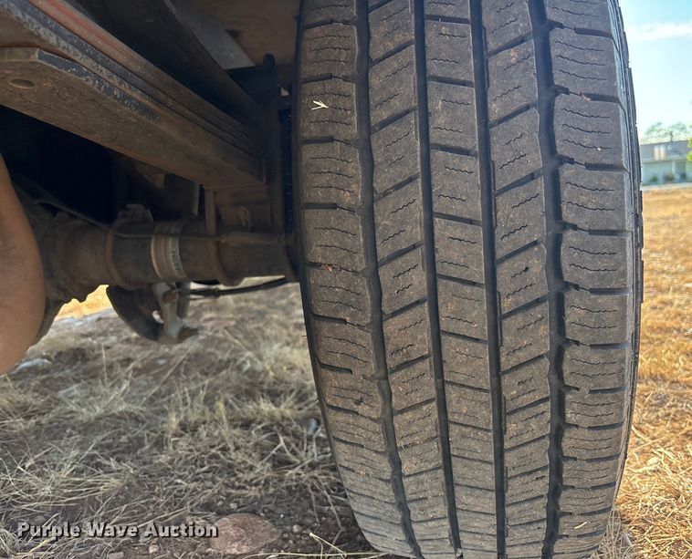 image for item EM5068 2006 Ford F350 Super Duty XL utility bed pickup truck