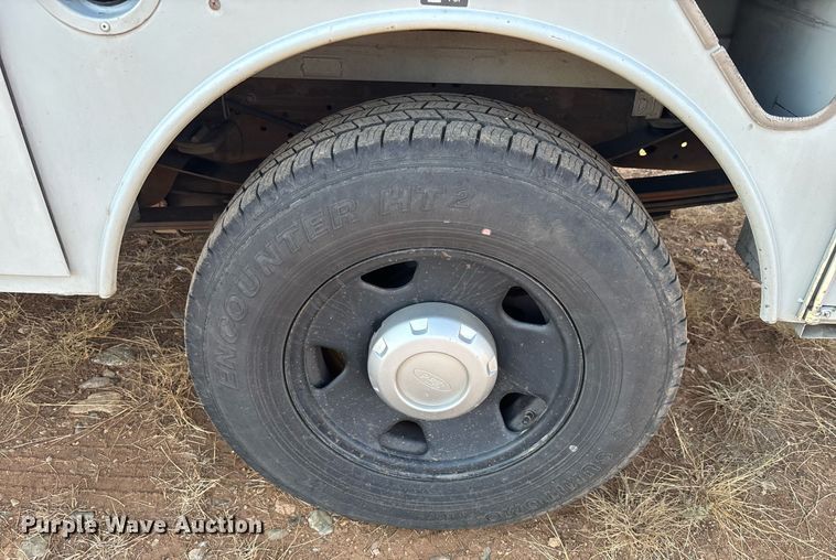 image for item EM5068 2006 Ford F350 Super Duty XL utility bed pickup truck