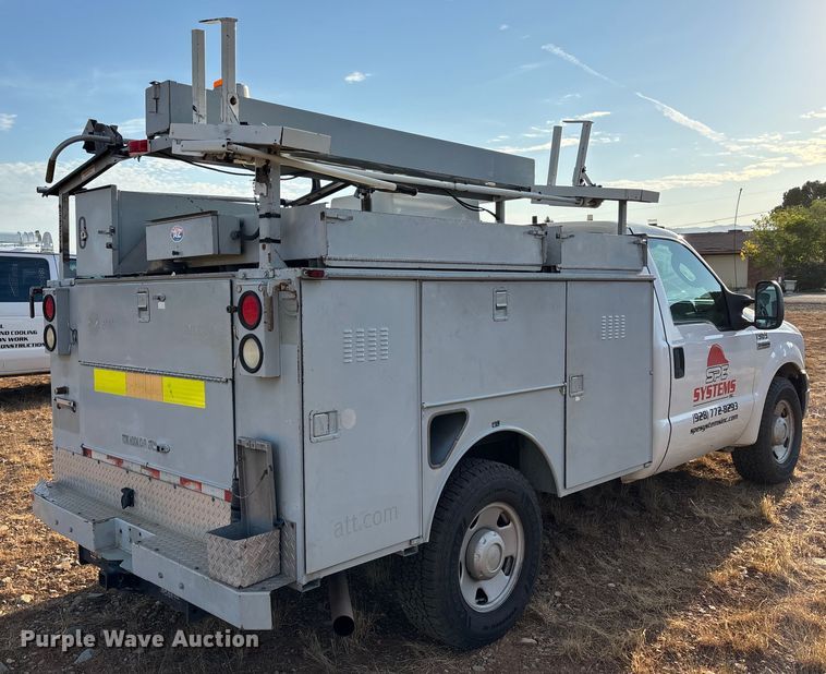 image for item EM5069 2006 Ford F350 Super Duty XL  utility bed pickup truck