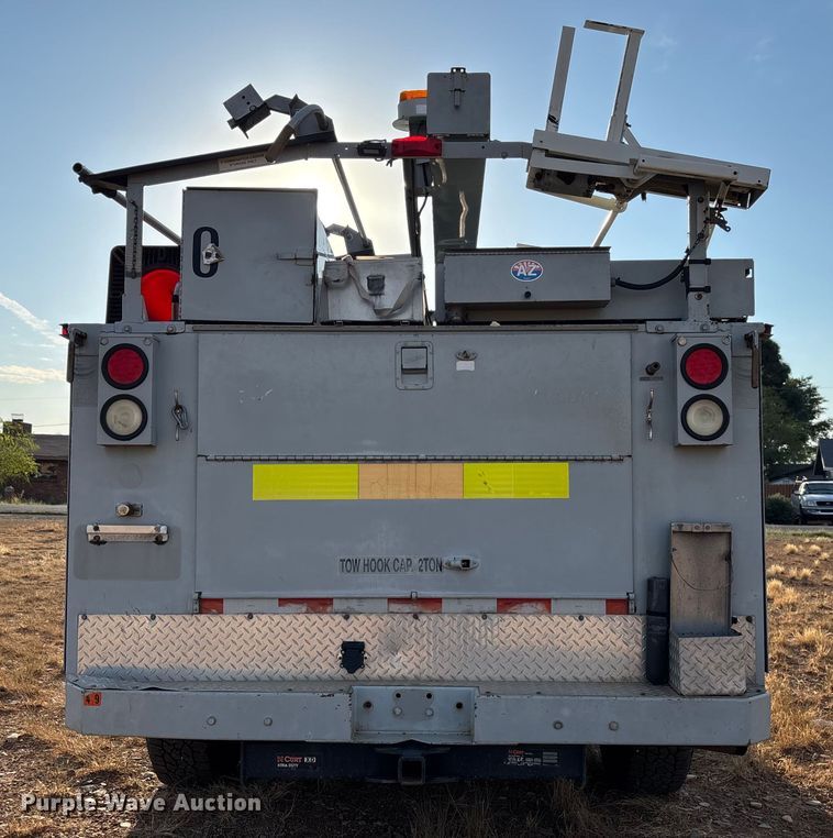 image for item EM5069 2006 Ford F350 Super Duty XL  utility bed pickup truck