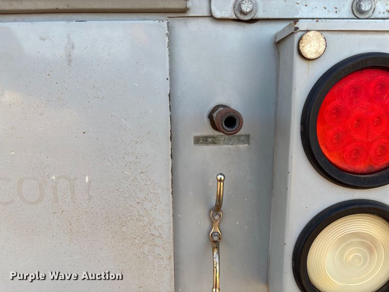 image for item EM5069 2006 Ford F350 Super Duty XL  utility bed pickup truck