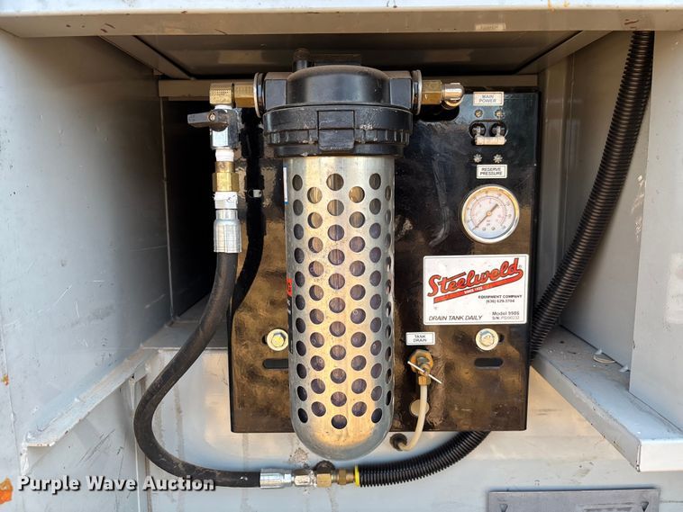 image for item EM5069 2006 Ford F350 Super Duty XL  utility bed pickup truck