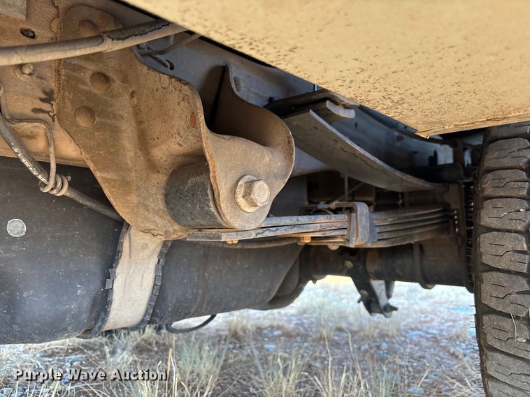 image for item EM5069 2006 Ford F350 Super Duty XL  utility bed pickup truck