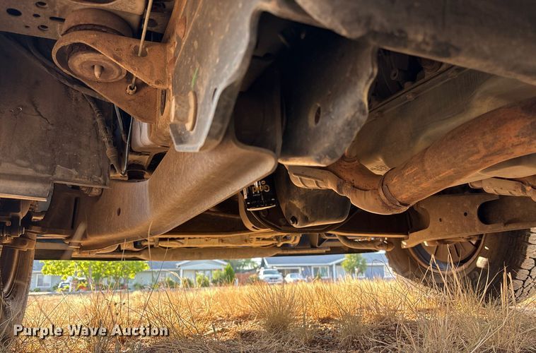 image for item EM5069 2006 Ford F350 Super Duty XL  utility bed pickup truck