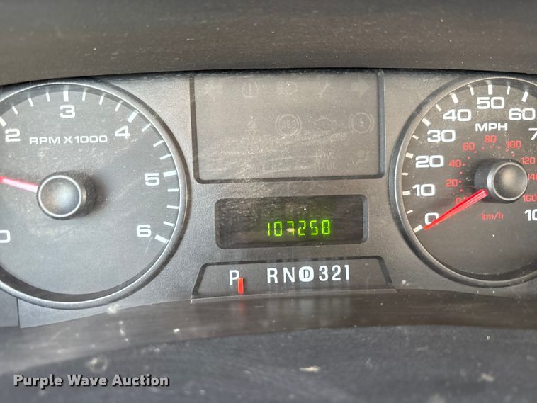 image for item EM5069 2006 Ford F350 Super Duty XL  utility bed pickup truck