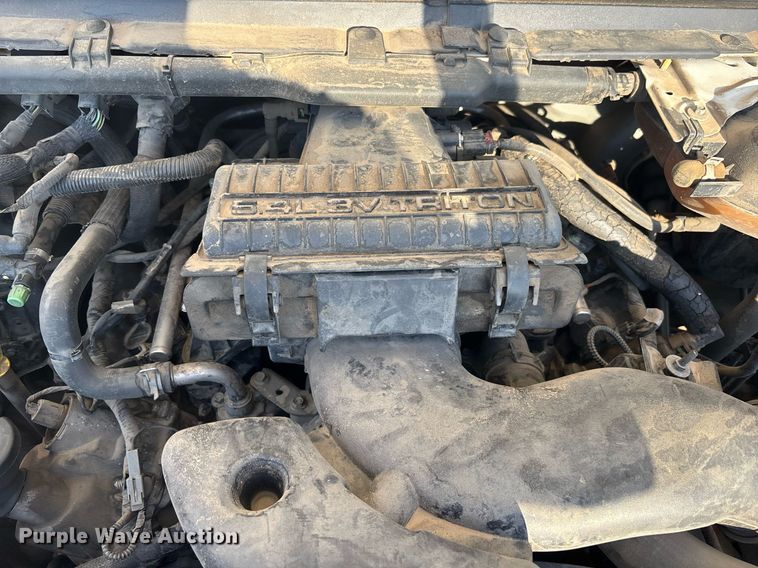 image for item EM5069 2006 Ford F350 Super Duty XL  utility bed pickup truck