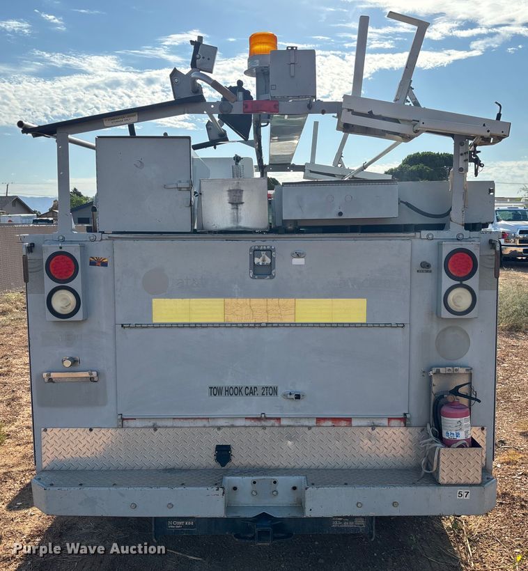 image for item EM5071 2006 Ford F350 Super Duty XL  utility bed pickup truck