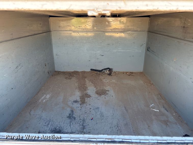 image for item EM5071 2006 Ford F350 Super Duty XL  utility bed pickup truck