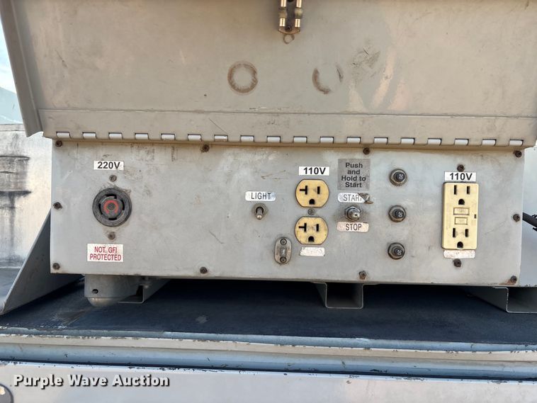 image for item EM5071 2006 Ford F350 Super Duty XL  utility bed pickup truck