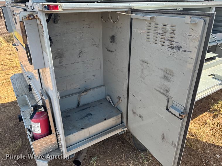 image for item EM5071 2006 Ford F350 Super Duty XL  utility bed pickup truck