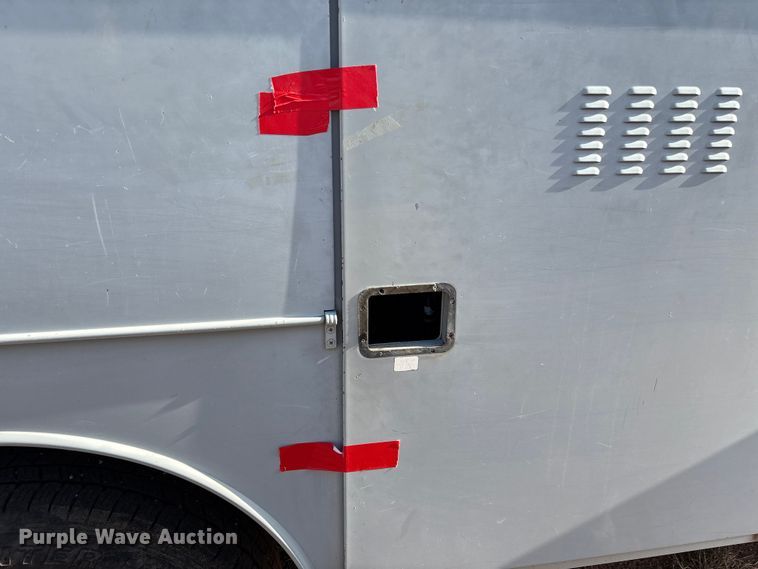 image for item EM5071 2006 Ford F350 Super Duty XL  utility bed pickup truck