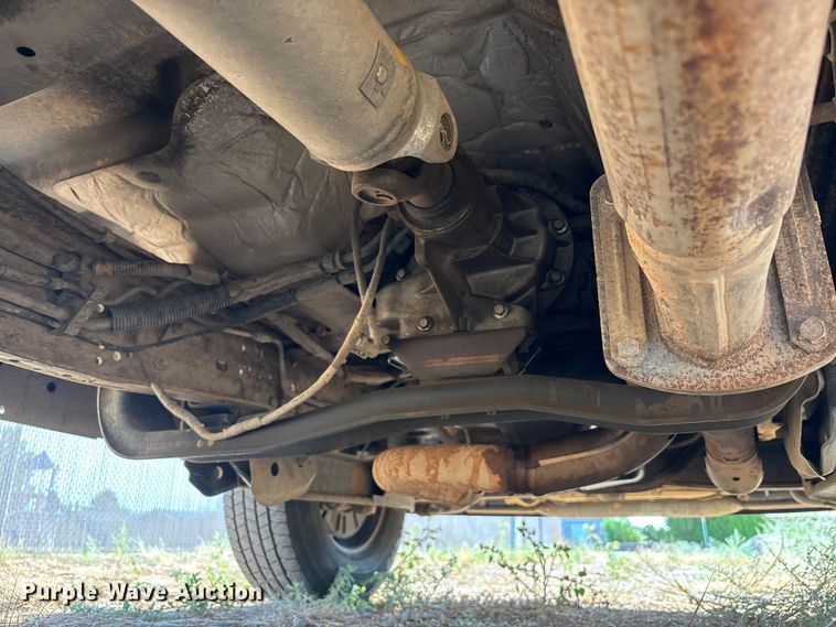 image for item EM5071 2006 Ford F350 Super Duty XL  utility bed pickup truck